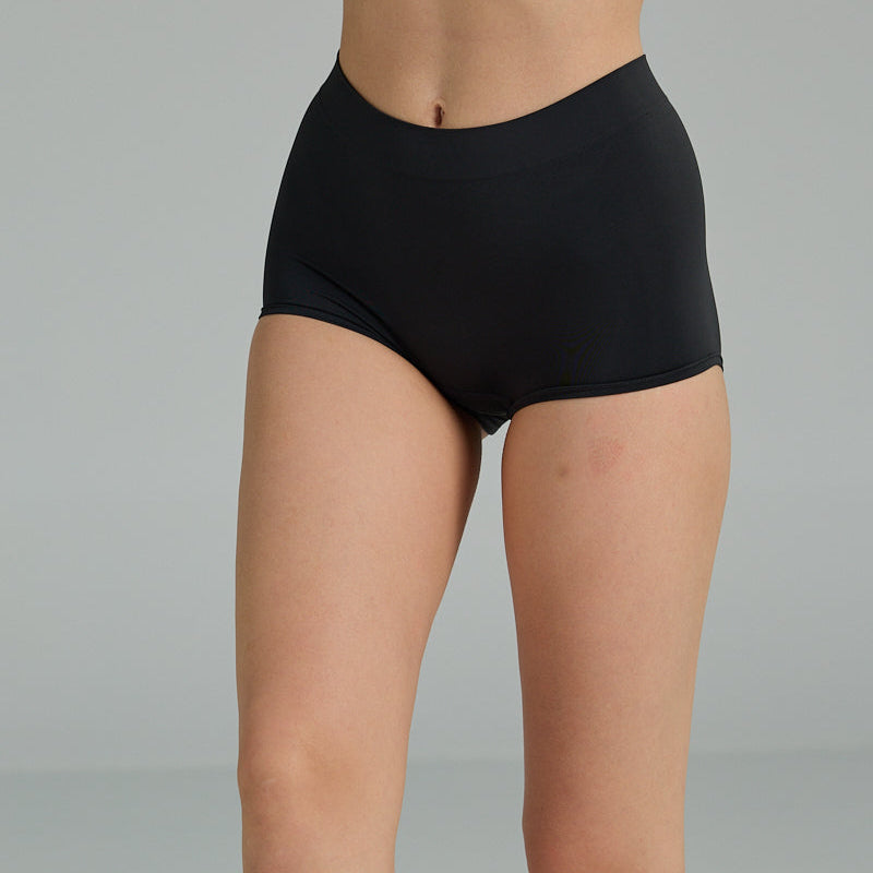BOY SHORT